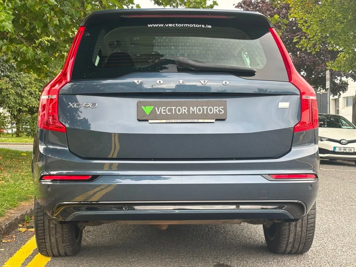Volvo XC90 PLUS T8 PHEV SUNROOF - Image 6