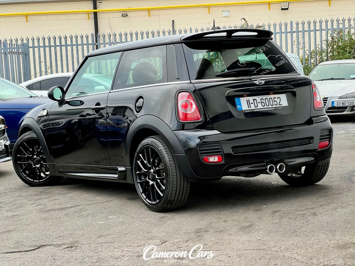 MINI COOPER S JCW ARMANI BLACK ICON - Image 3