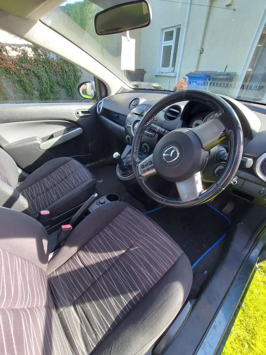 Mazda Mazda2 2010 - Image 2