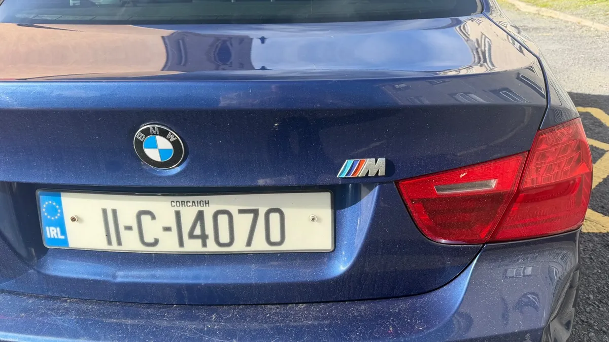 BMW 3-Series 2011 - Image 5