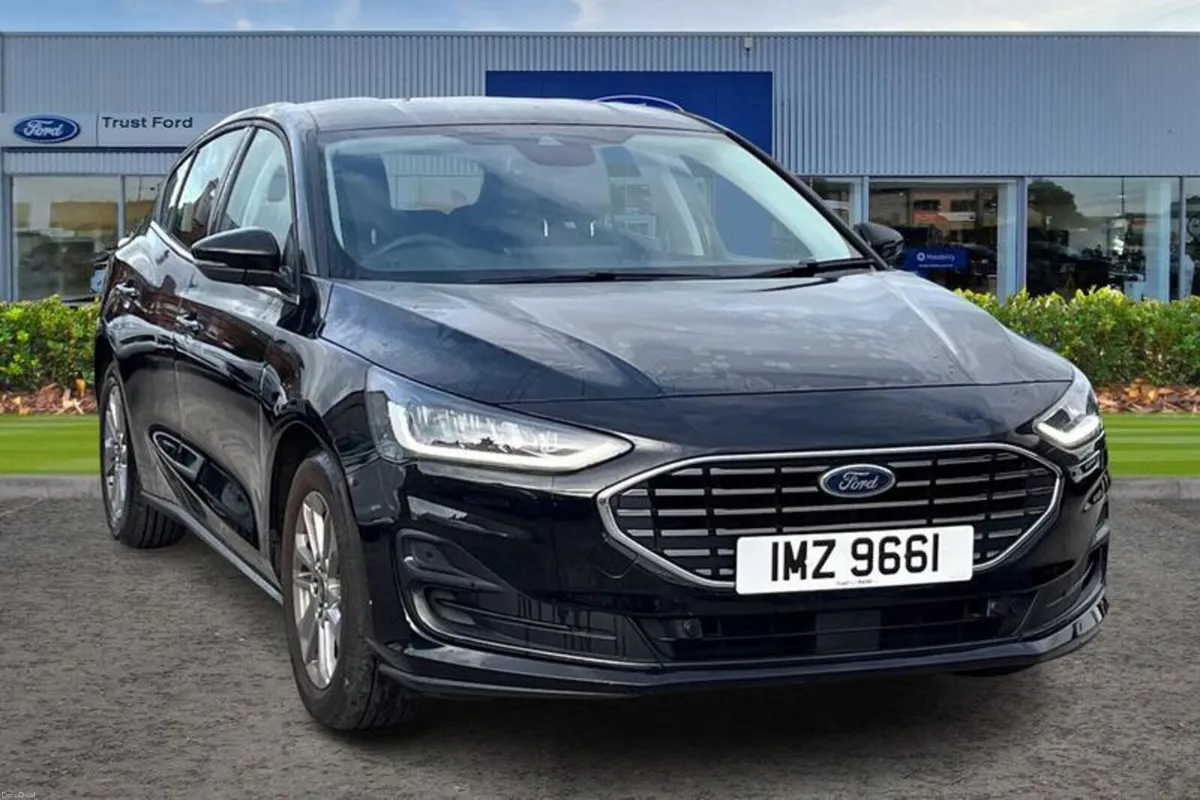 Ford Focus 1.0 EcoBoost Hybrid mHEV Titanium 5dr - Image 1