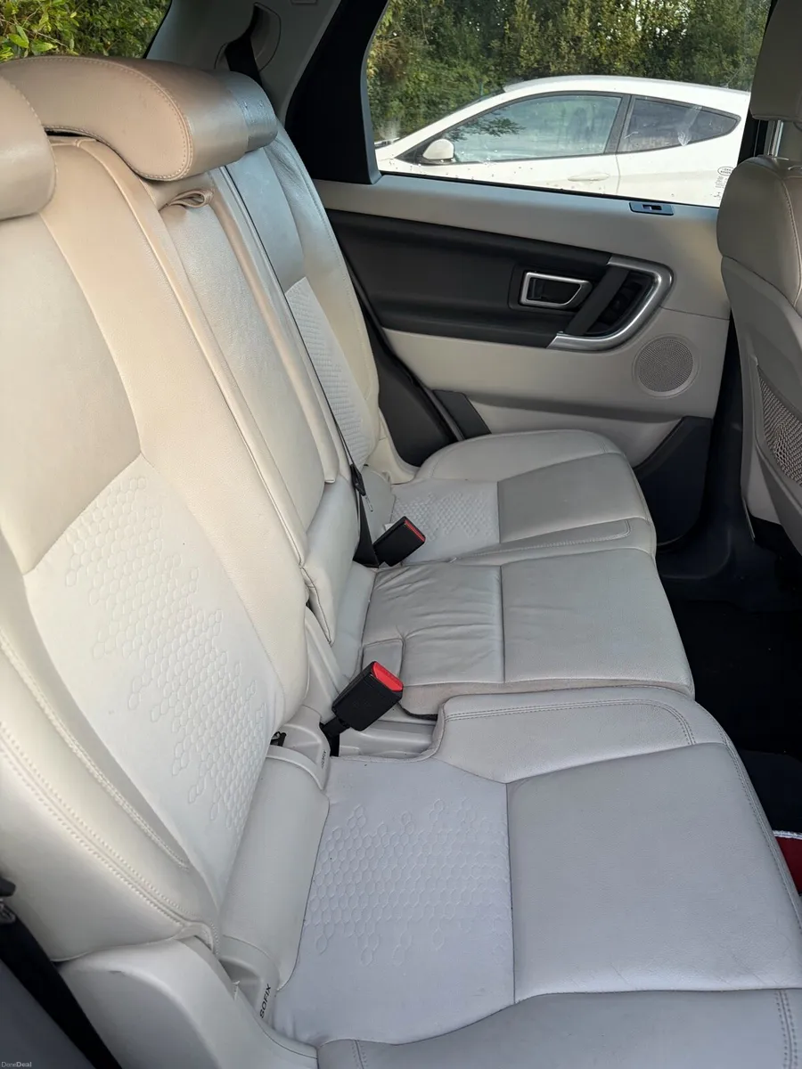 Land Rover discovery sport - Image 3