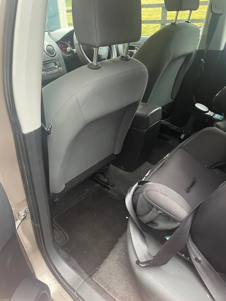 Nissan Qashqai 2012 - Image 2