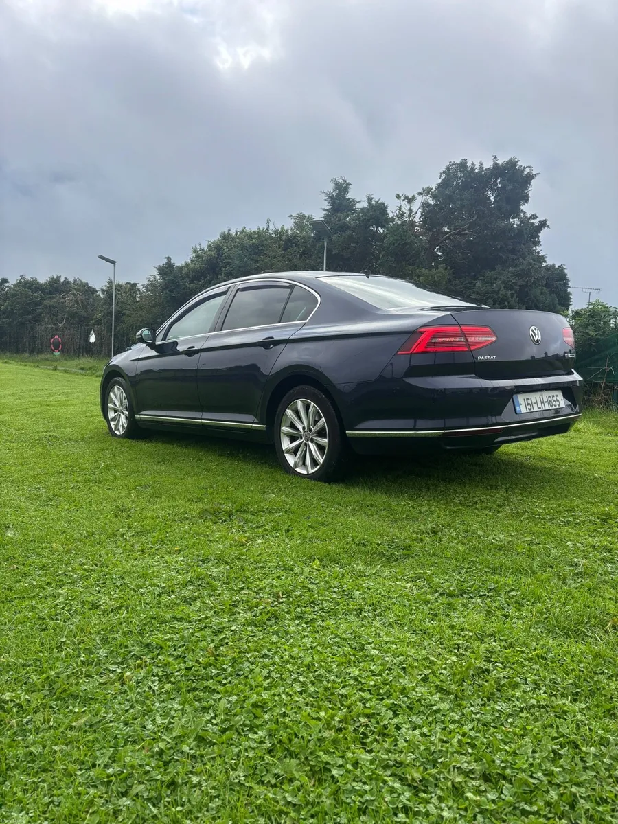 Volkswagen Passat - Image 2