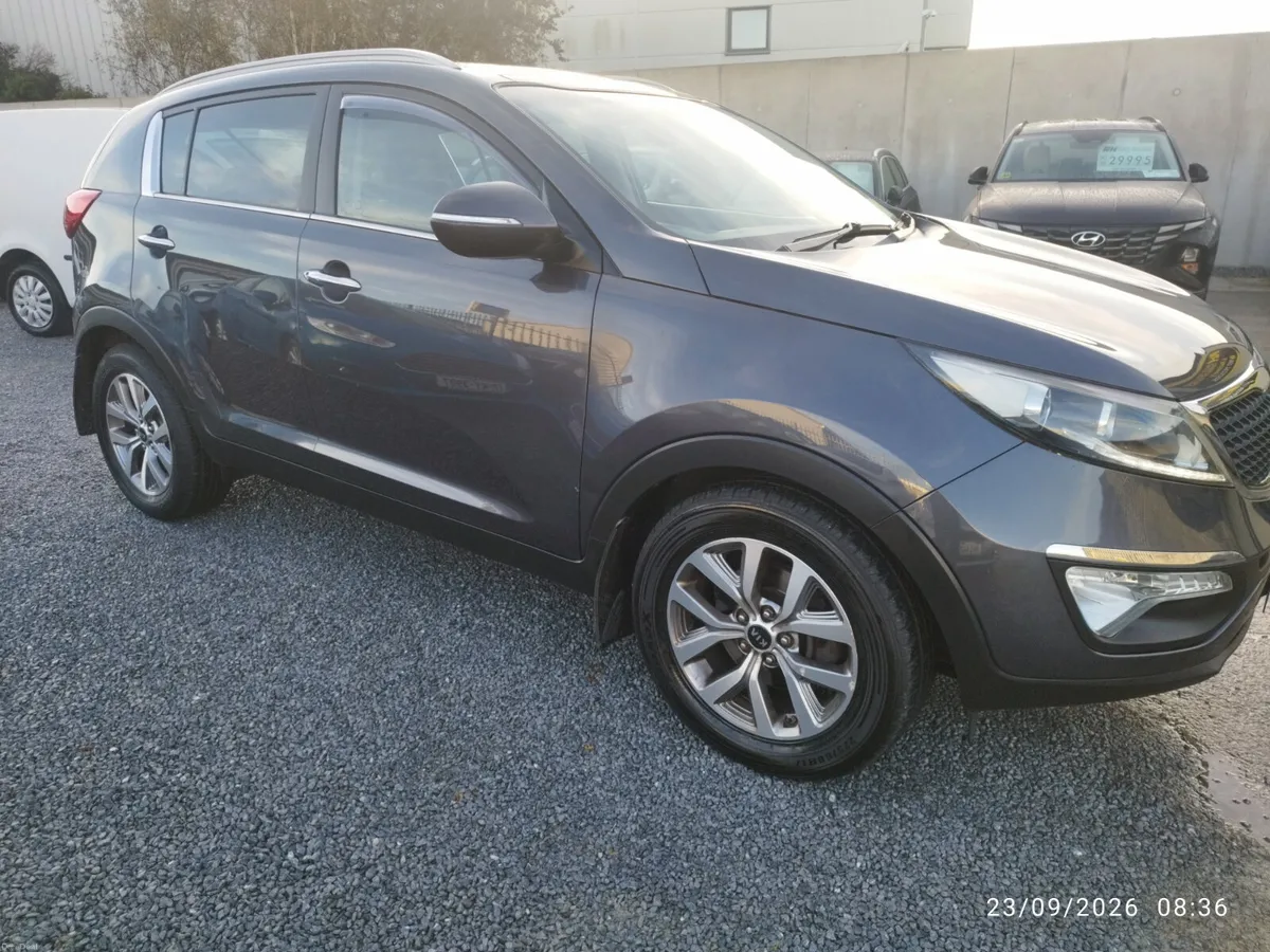 2015 Kia Sportage 1.7 crdi EXL  (top spec) - Image 4