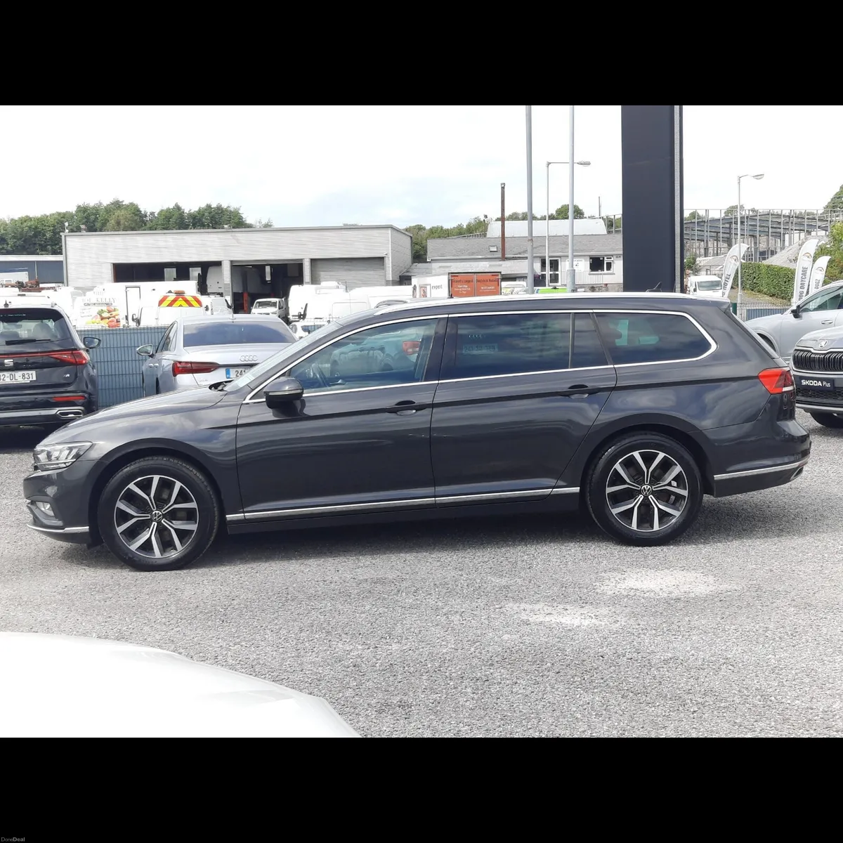 2022 Volkswagen Passat 2.0 TDI - Image 3
