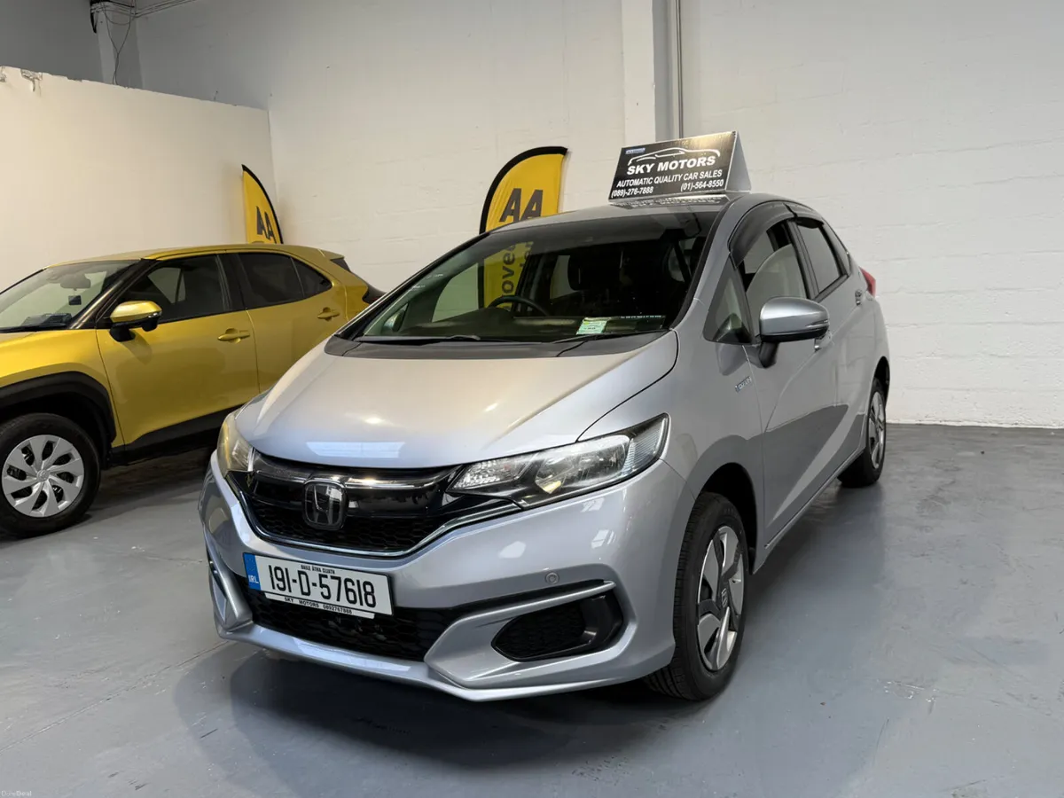 2019 Honda JAZZ/Fit 1.5 Hybrid Automatic,CarPlay - Image 3