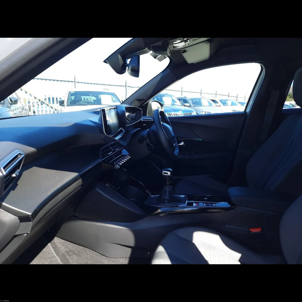 2023 Peugeot 2008 - Image 4