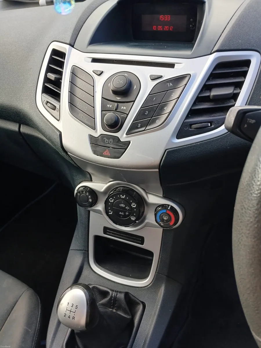 2011 ford fiesta - Image 6