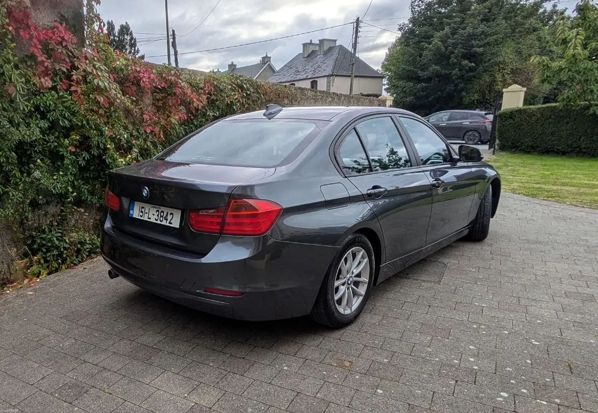 BMW 3-Series 2015 Efficient Dynamics - Image 2