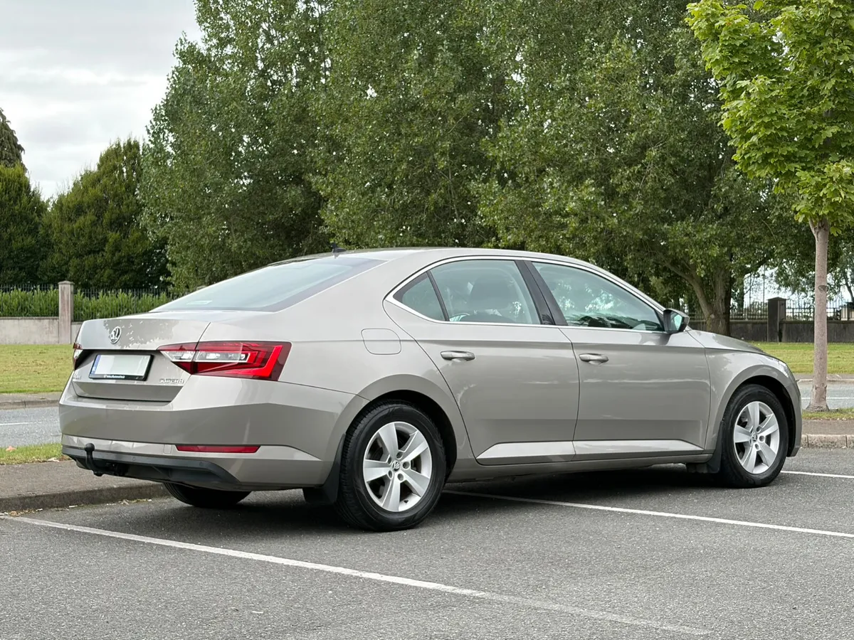 2019 Skoda Superb Ambition 2.0 TDI - Image 4