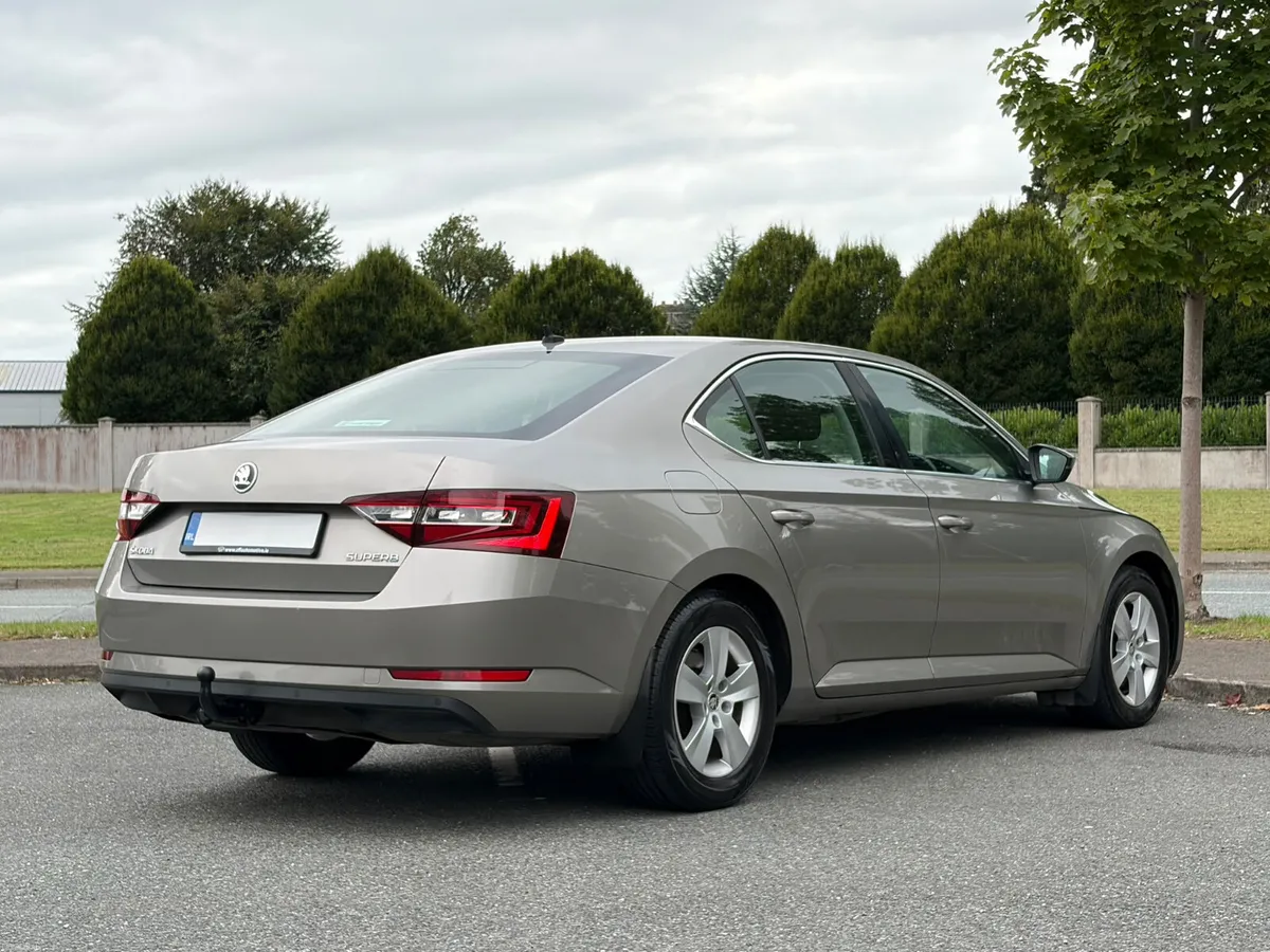 2019 Skoda Superb Ambition 2.0 TDI - Image 5
