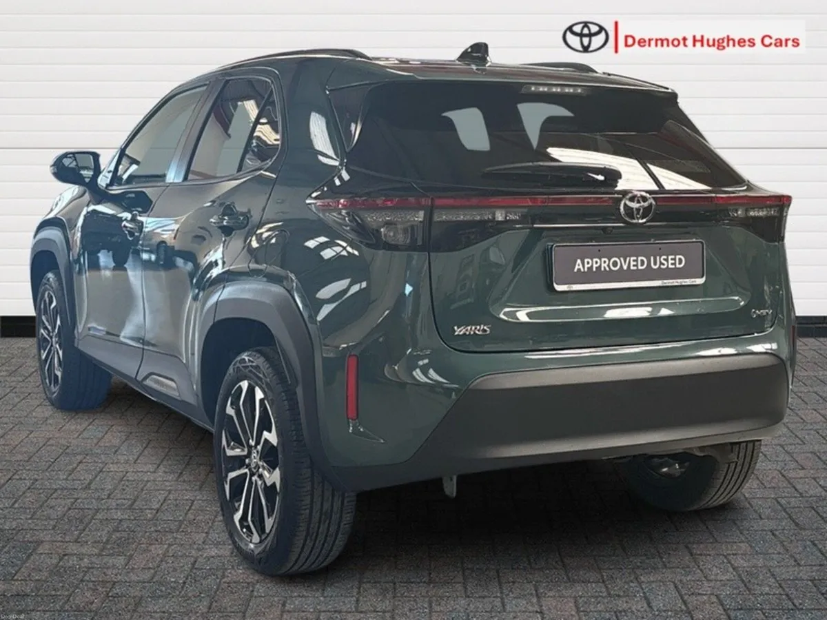 Toyota Yaris Cross LUNA SPORT HYBRID AUTO - Image 2