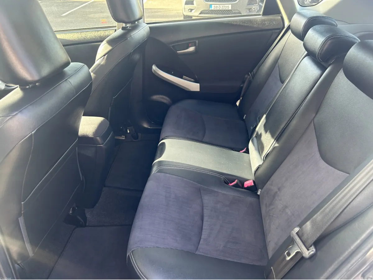 Toyota Prius HYBRID LUXURY //IRISH CAR///TINY KLMS - Image 5