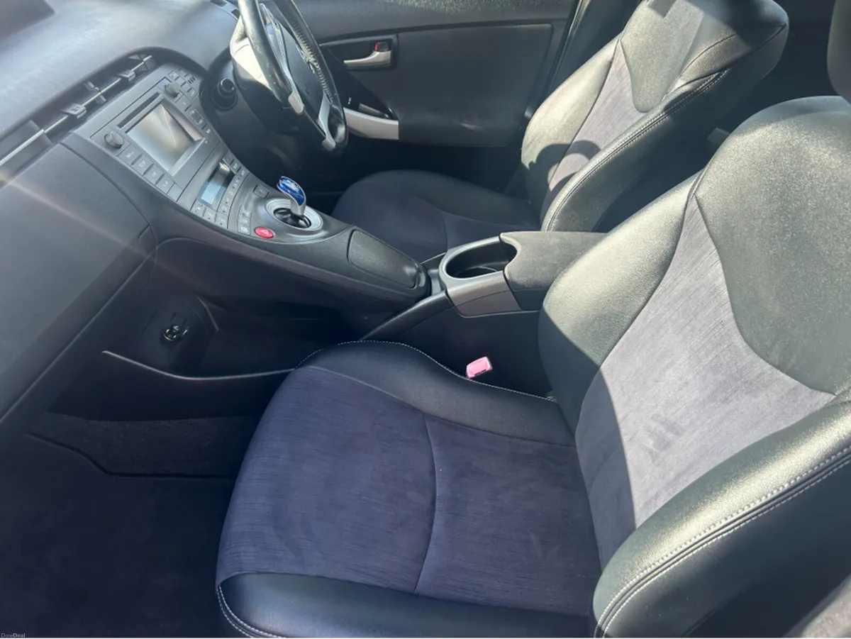 Toyota Prius HYBRID LUXURY //IRISH CAR///TINY KLMS - Image 6