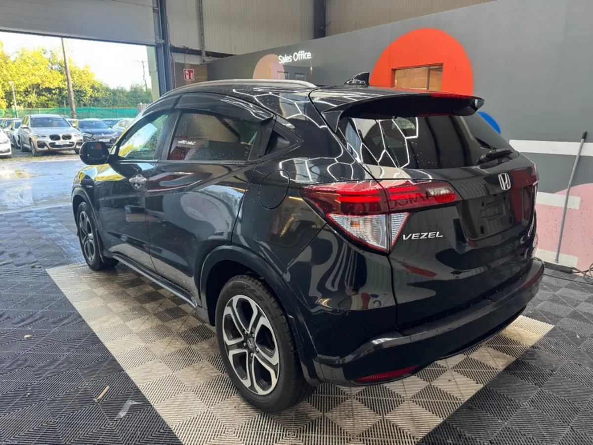 Honda Vezel 2017 HONDA VEZEL HYBRID Z SENSING AUTO - Image 5