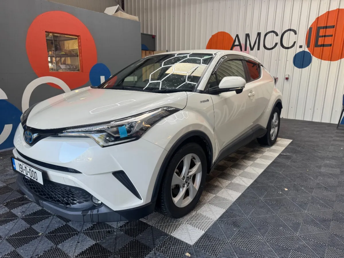 Toyota C-HR 2019 TOYOTA C-HR S LED PACKAGE HYBRID - Image 6