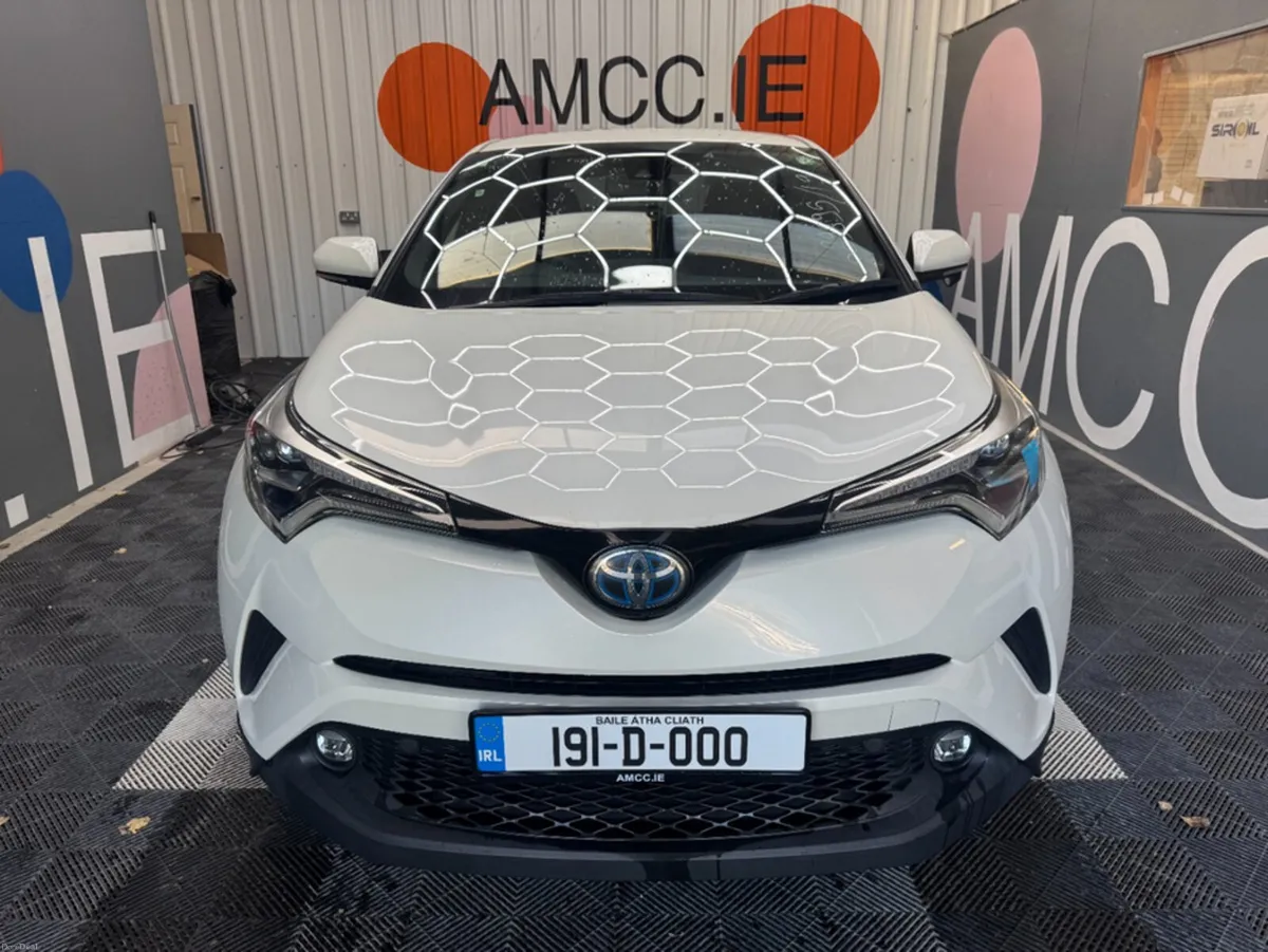 Toyota C-HR 2019 TOYOTA C-HR S LED PACKAGE HYBRID - Image 2
