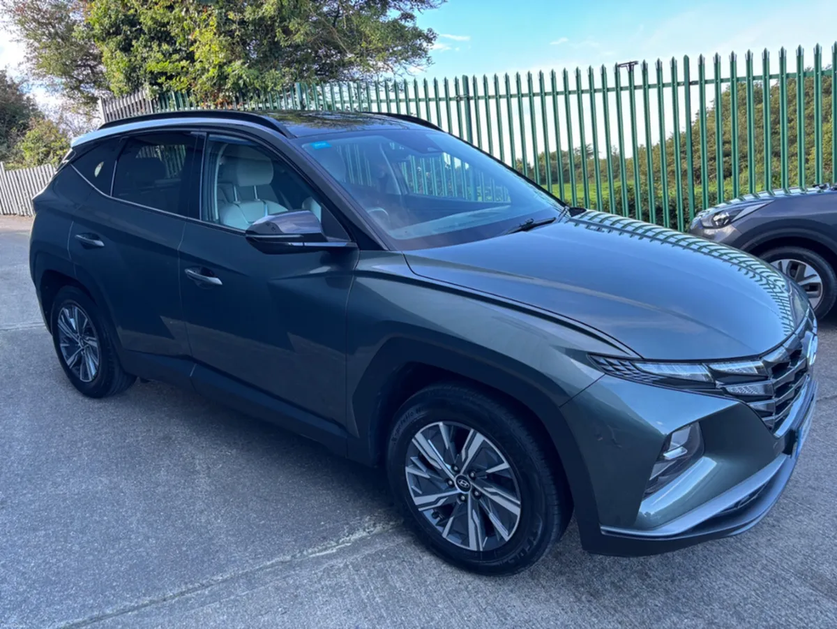 Hyundai Tucson EXECUTIVE 2TONE HEV AUTO VERY CLEAN - Image 3