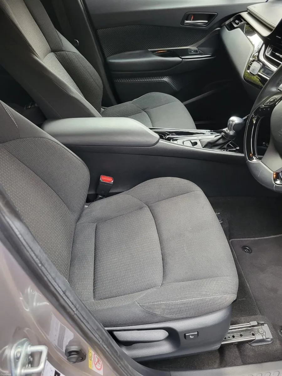 Toyota C-HR 2019 - Image 6