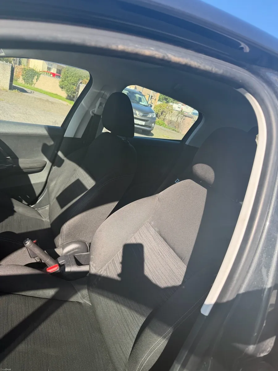 Peugot 208 - Image 6