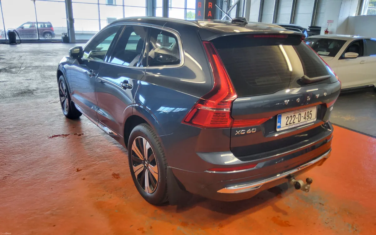 Volvo XC60 2022 - Image 5
