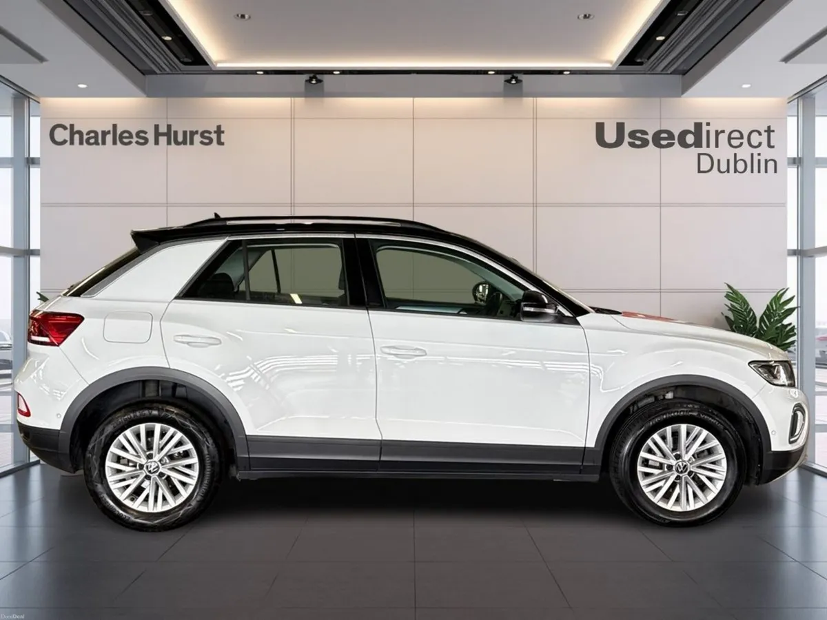 Volkswagen T-Roc   Life  1.5 TSi 150 DSG  Auto Sta - Image 3