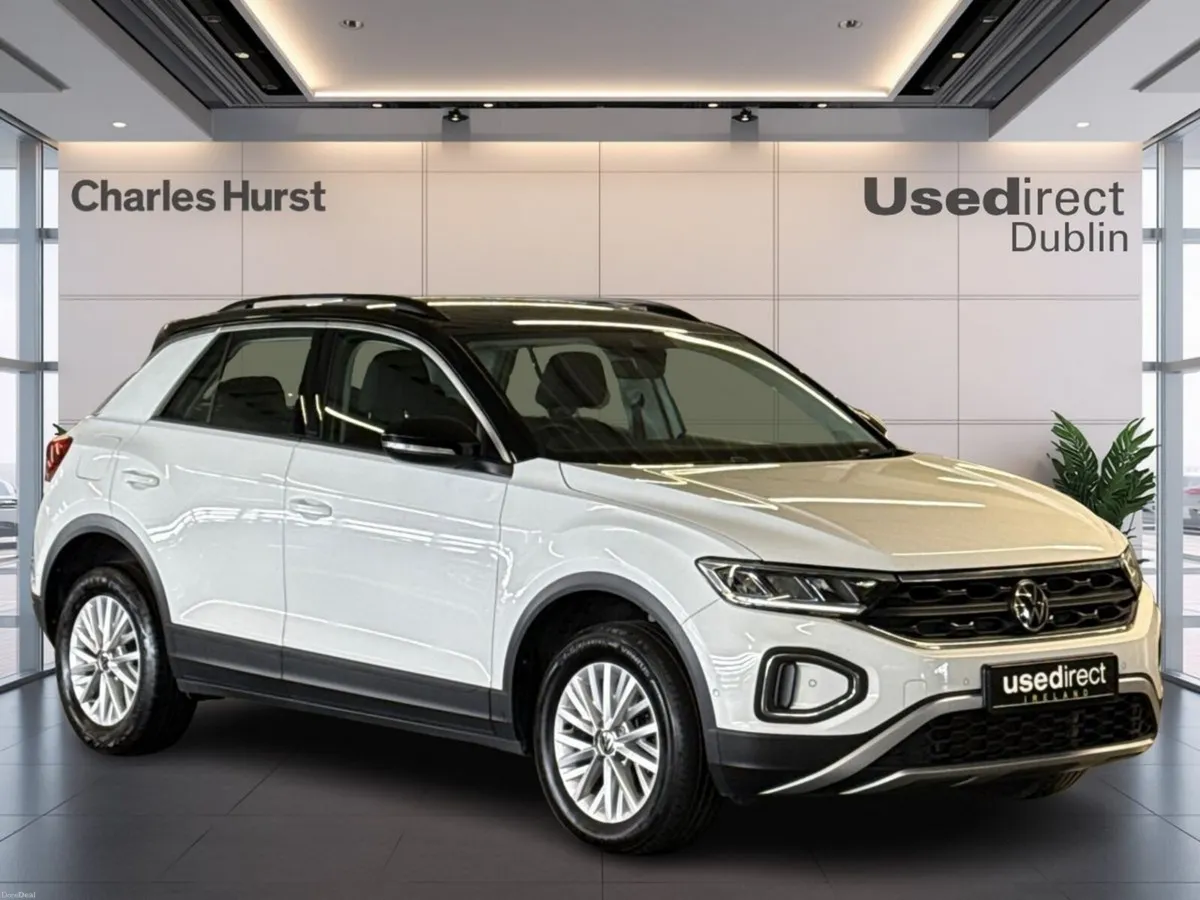 Volkswagen T-Roc   Life  1.5 TSi 150 DSG  Auto Sta - Image 1