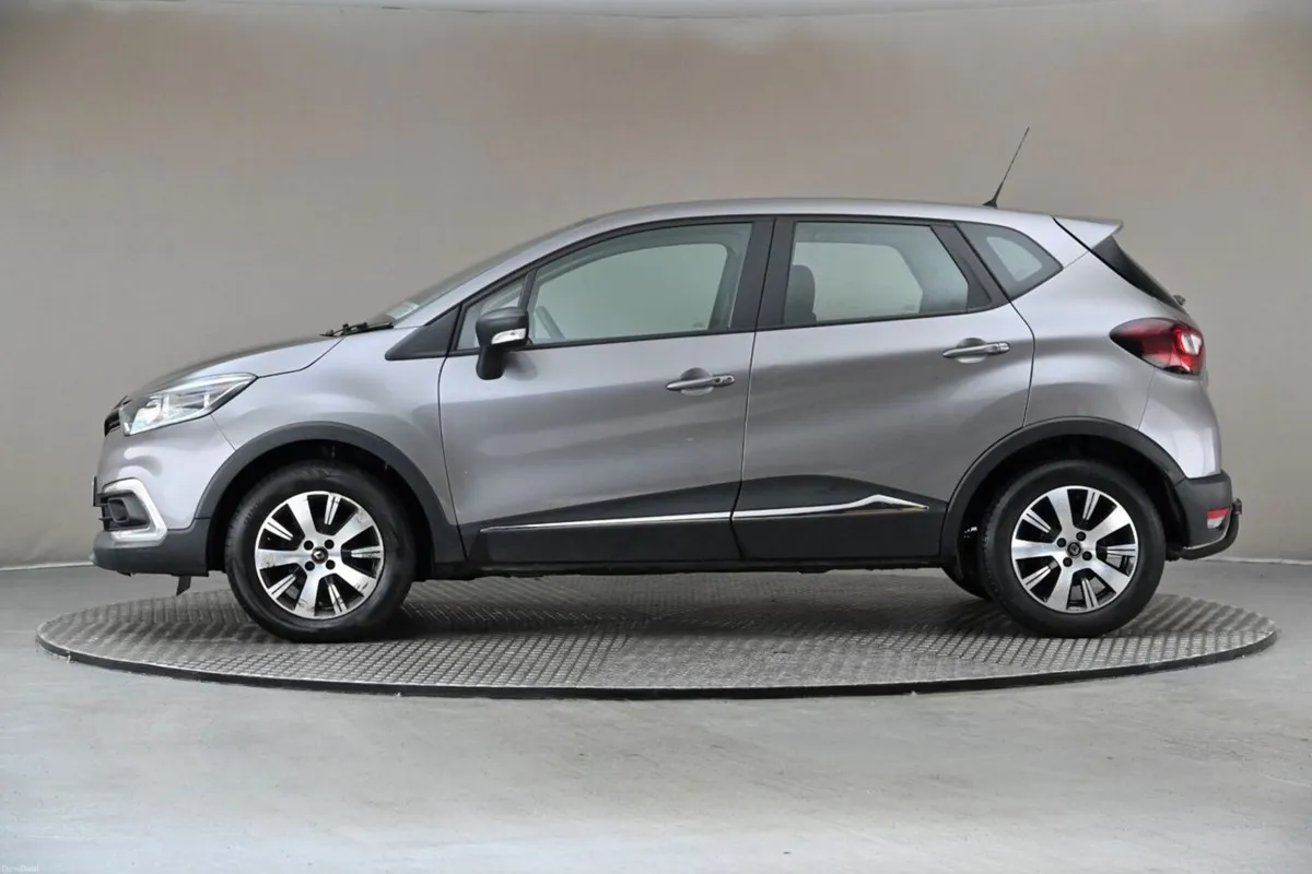 Renault Captur 1.0 TCE 5SPD PLAY - Image 5