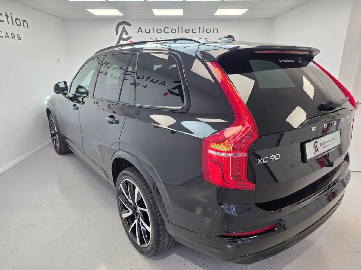 Volvo XC90 **ULTIMATE**PLUG-IN HYBRID** - Image 4