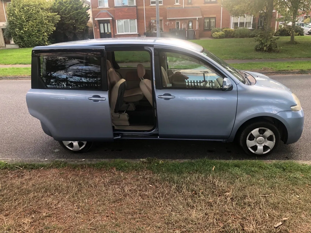 2011 toyota sienta automatic - Image 4