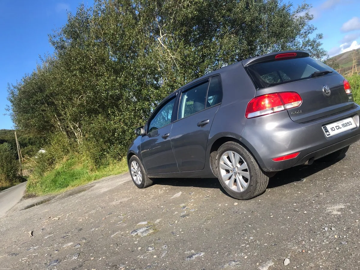 Volkswagen Golf 2010 - Image 4