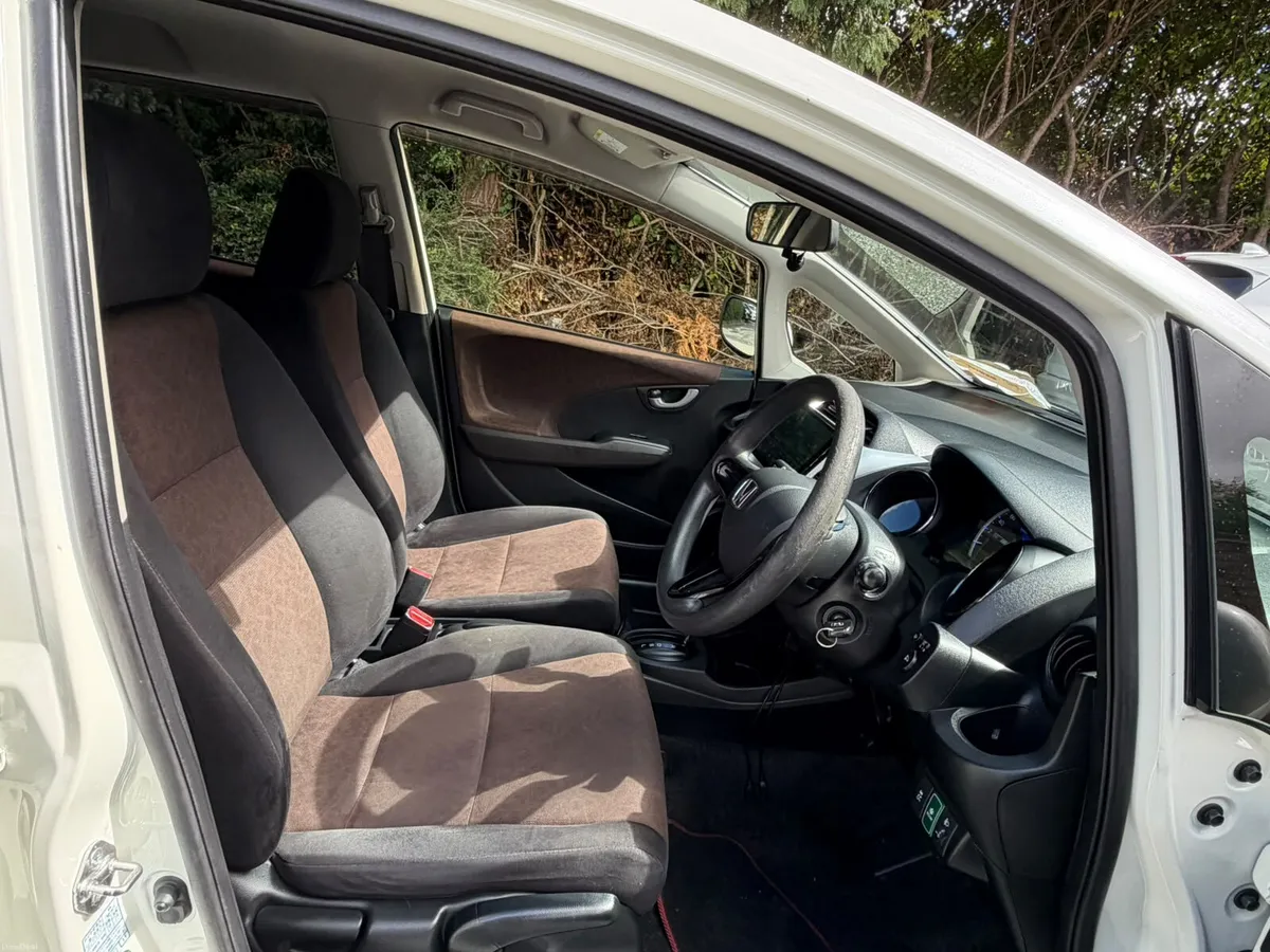 Honda Shuttle 2015 1.3 Hybrid  Straight Sale - Image 6