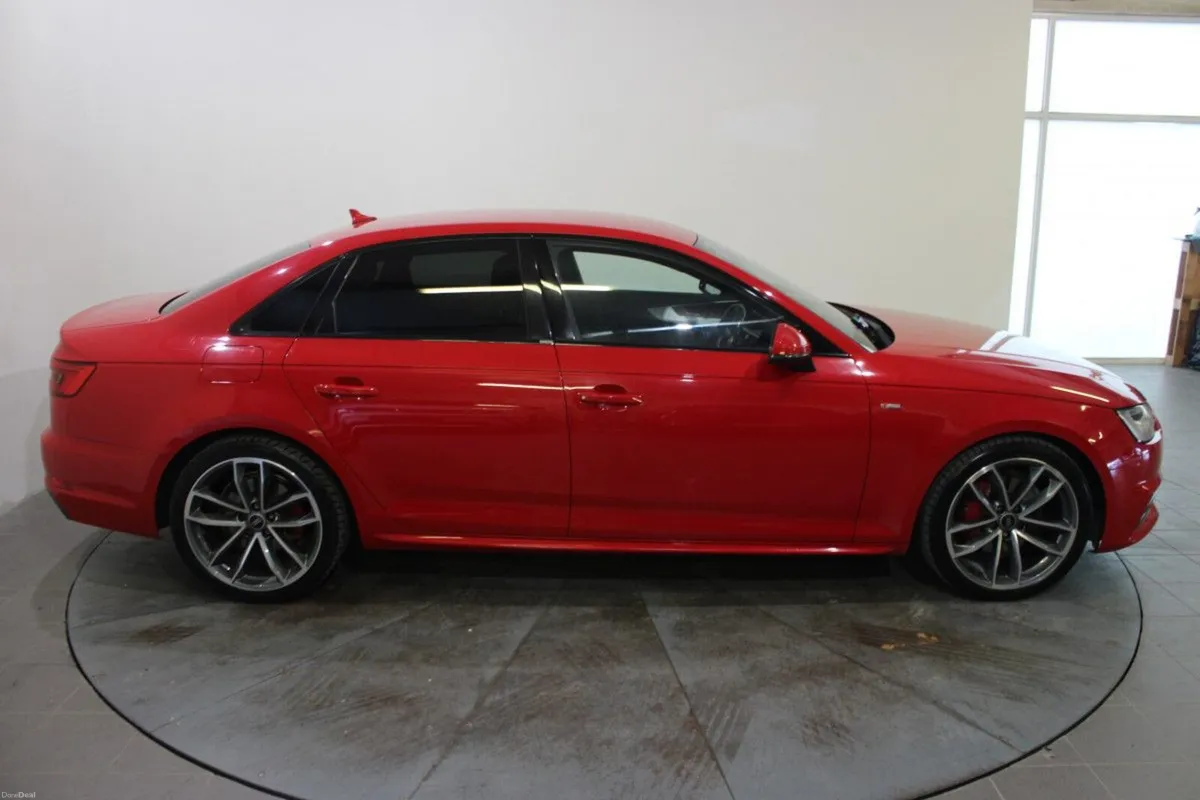 Audi A4 2.0TDI 190HP S-Line - TENDER 19 - Image 4