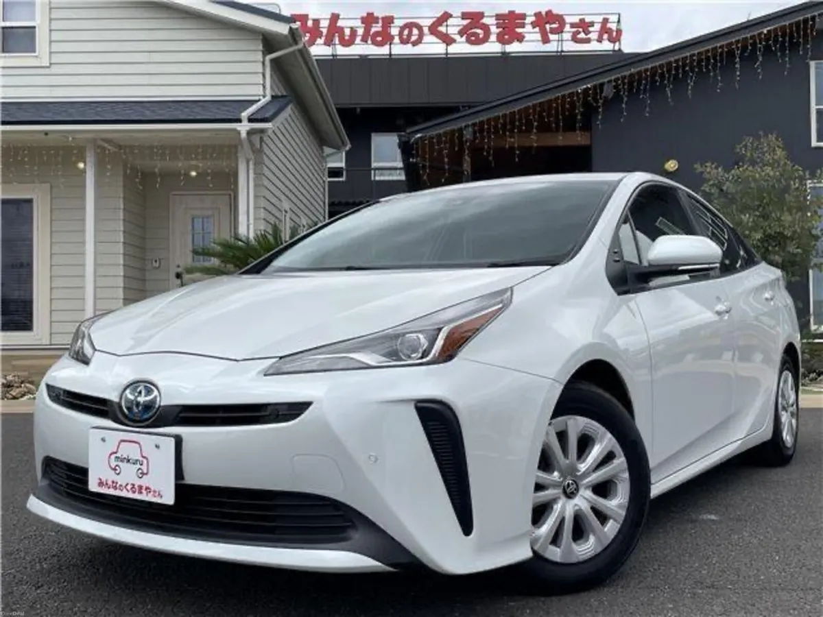 Toyota Prius 2021 price negotiable new Nct and tax - Image 4