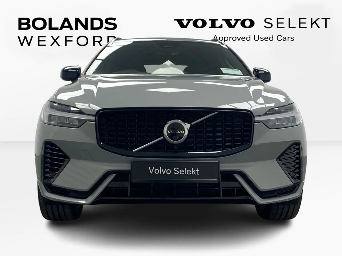 Volvo XC60 T6 AWD PHEV Plus Dark - Image 2