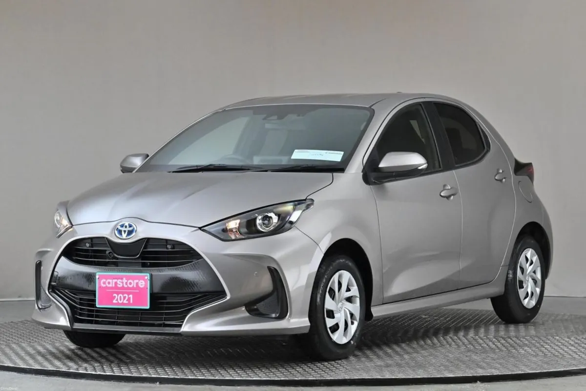 Toyota Yaris 1.5 PETROL HYBRID **REVERSE CAM**PARK - Image 3