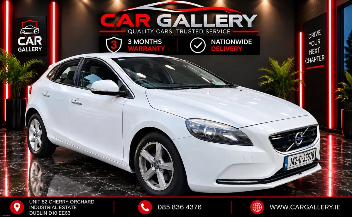 Volvo V40  Automatic  2014 - Image 1