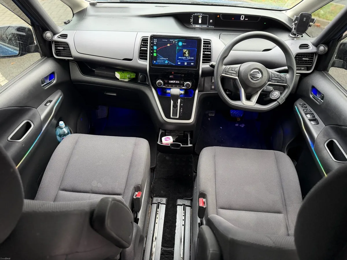 Nissan Serena - Image 5