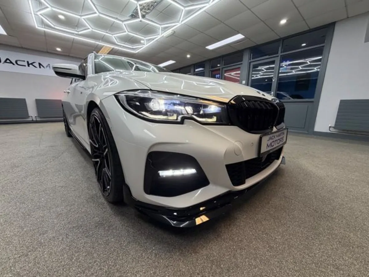 BMW 3-Series 320D Touring XDrive M Sport - Image 5