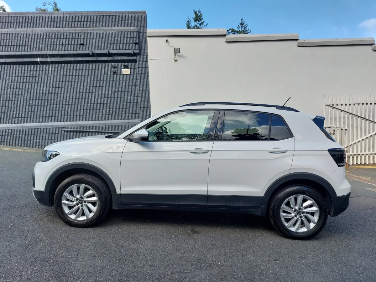 Volkswagen T-Cross 2023 LIFE 1.0 TSI - Image 4