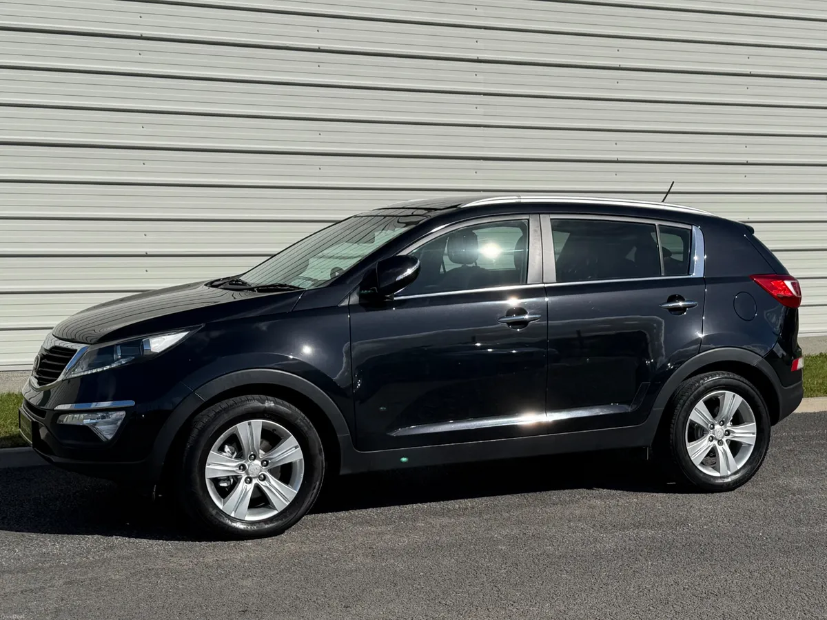 Kia Sportage PLATINUM *LowKMS - Image 2