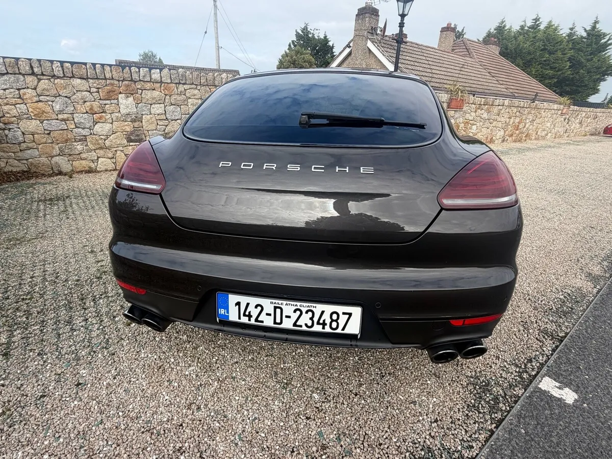 Porsche Panmera 3.0 petrol e hybrid - Image 3