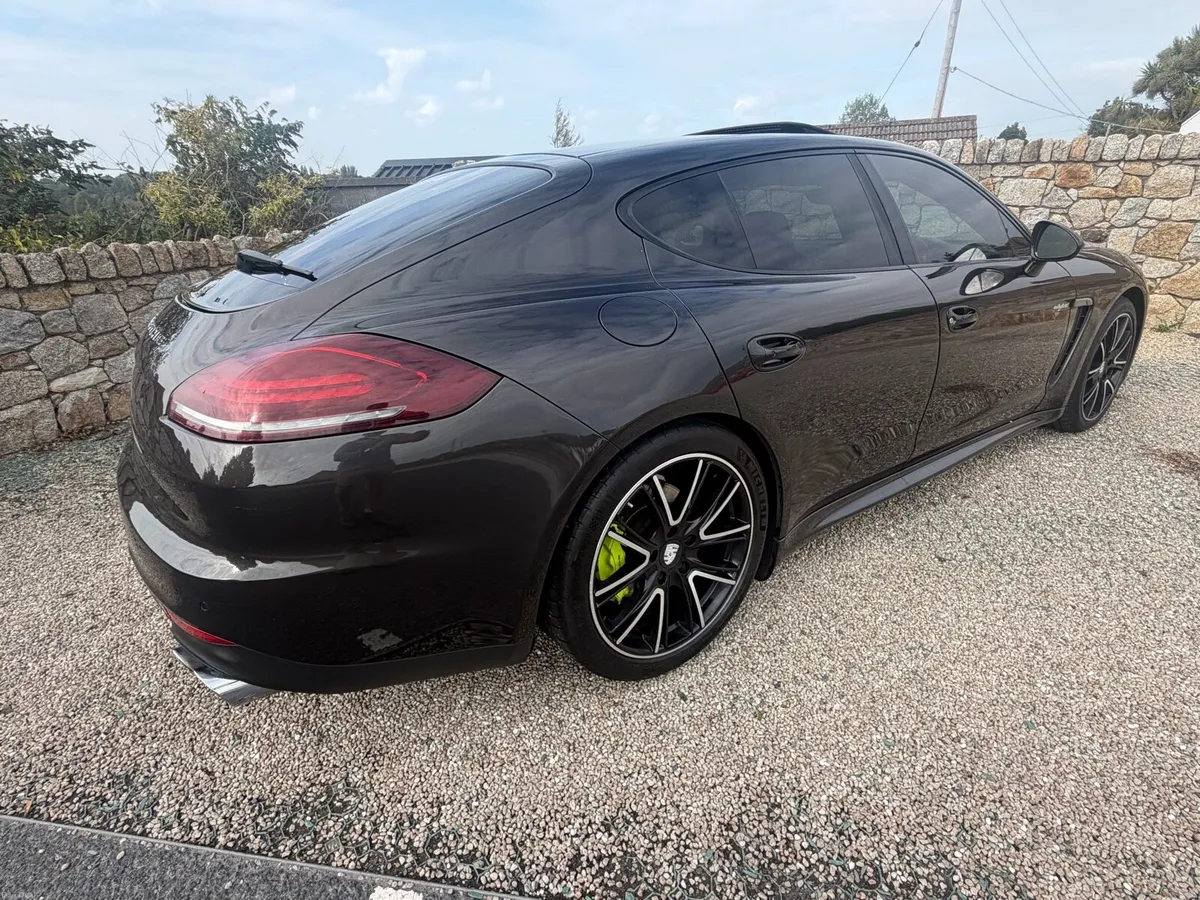 Porsche Panmera 3.0 petrol e hybrid - Image 2