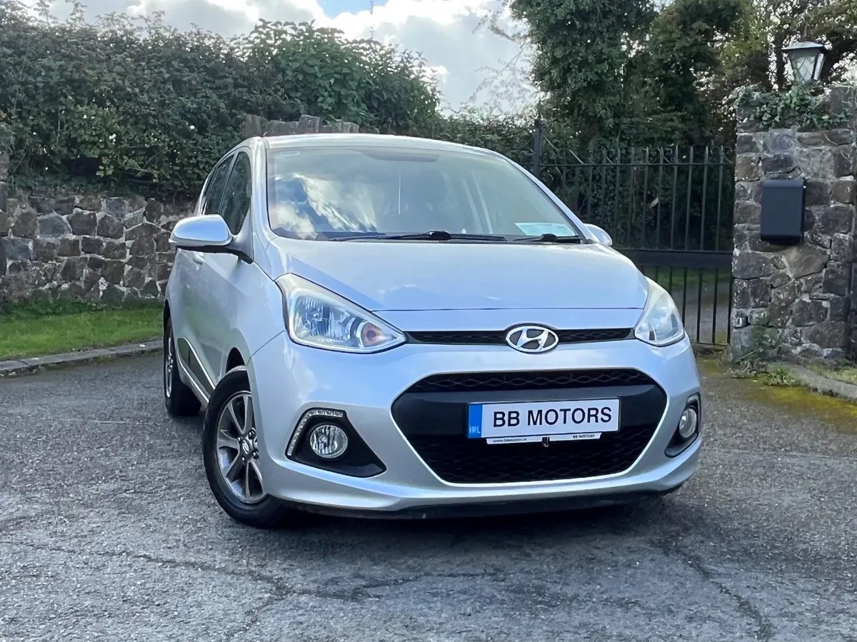 Hyundai i10 1.0 Deluxe.  Low mileage only 51,000km - Image 2