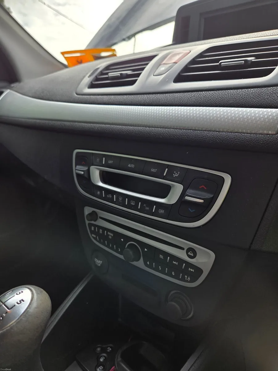 Renault Fluence 2010 - Image 3