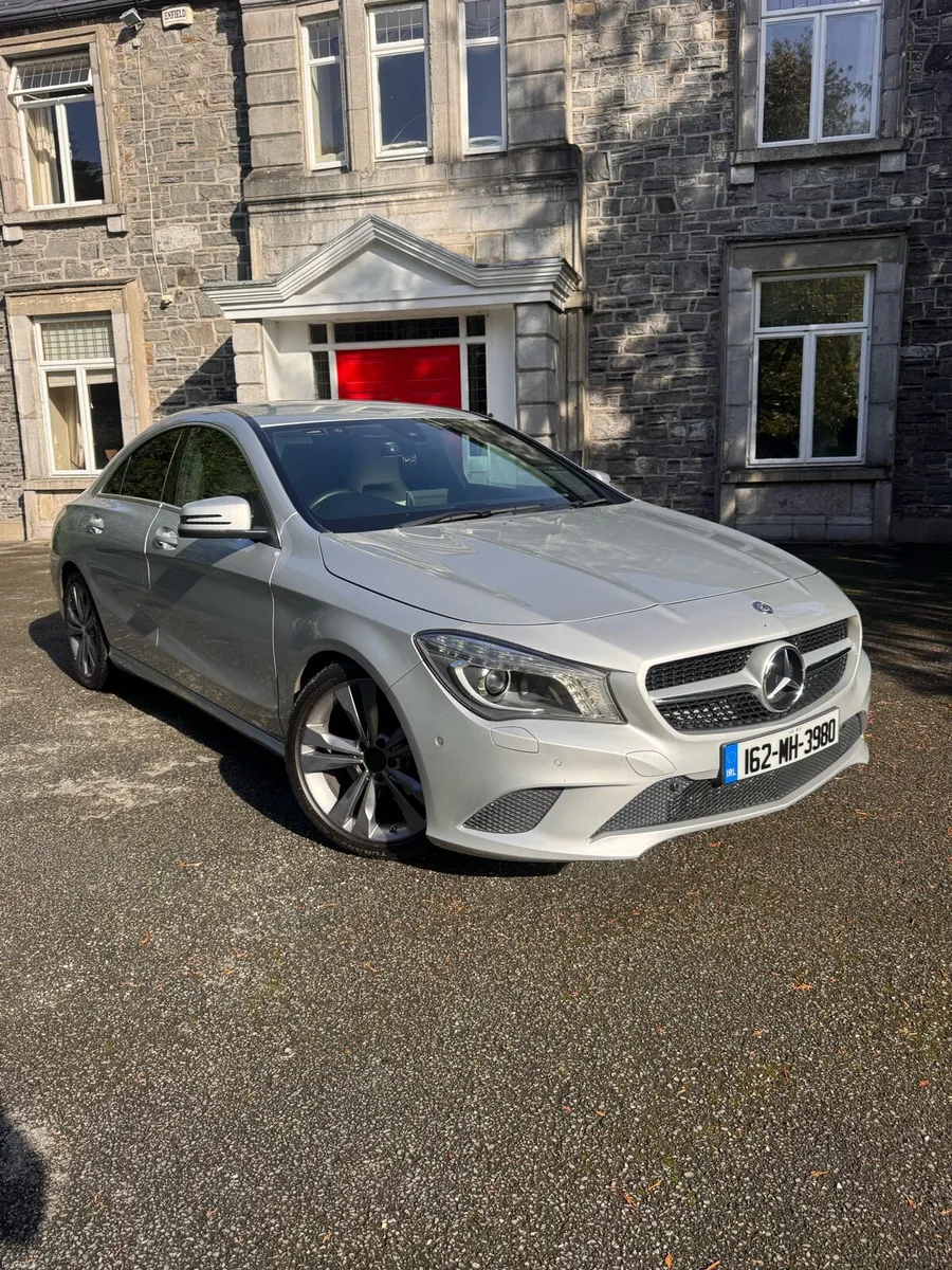 Mercedes C180 1.6 Automatic Reverse Camera - Image 1