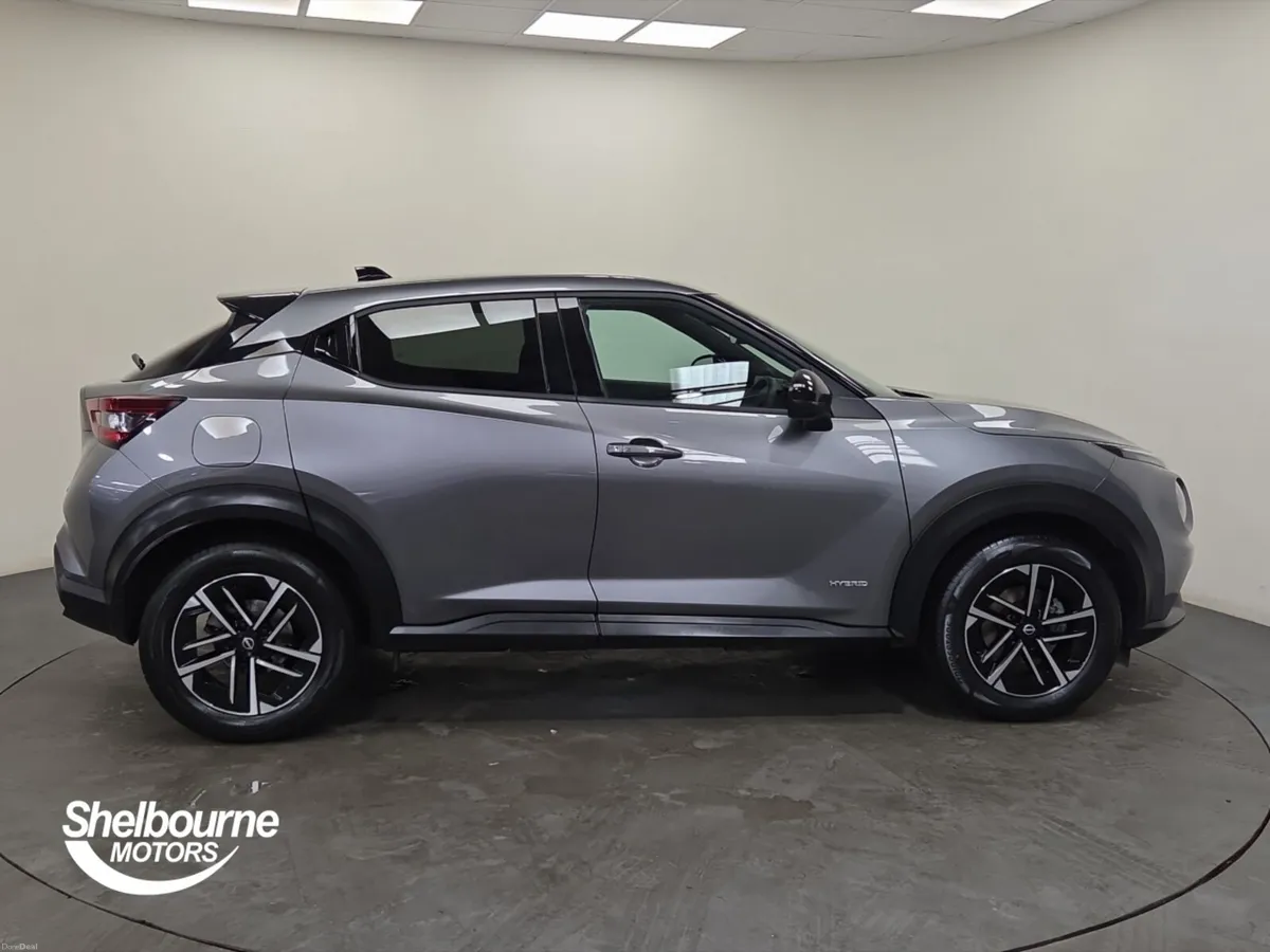 Nissan Juke 1.6 Hybrid N-Connecta 5dr Auto - Image 3