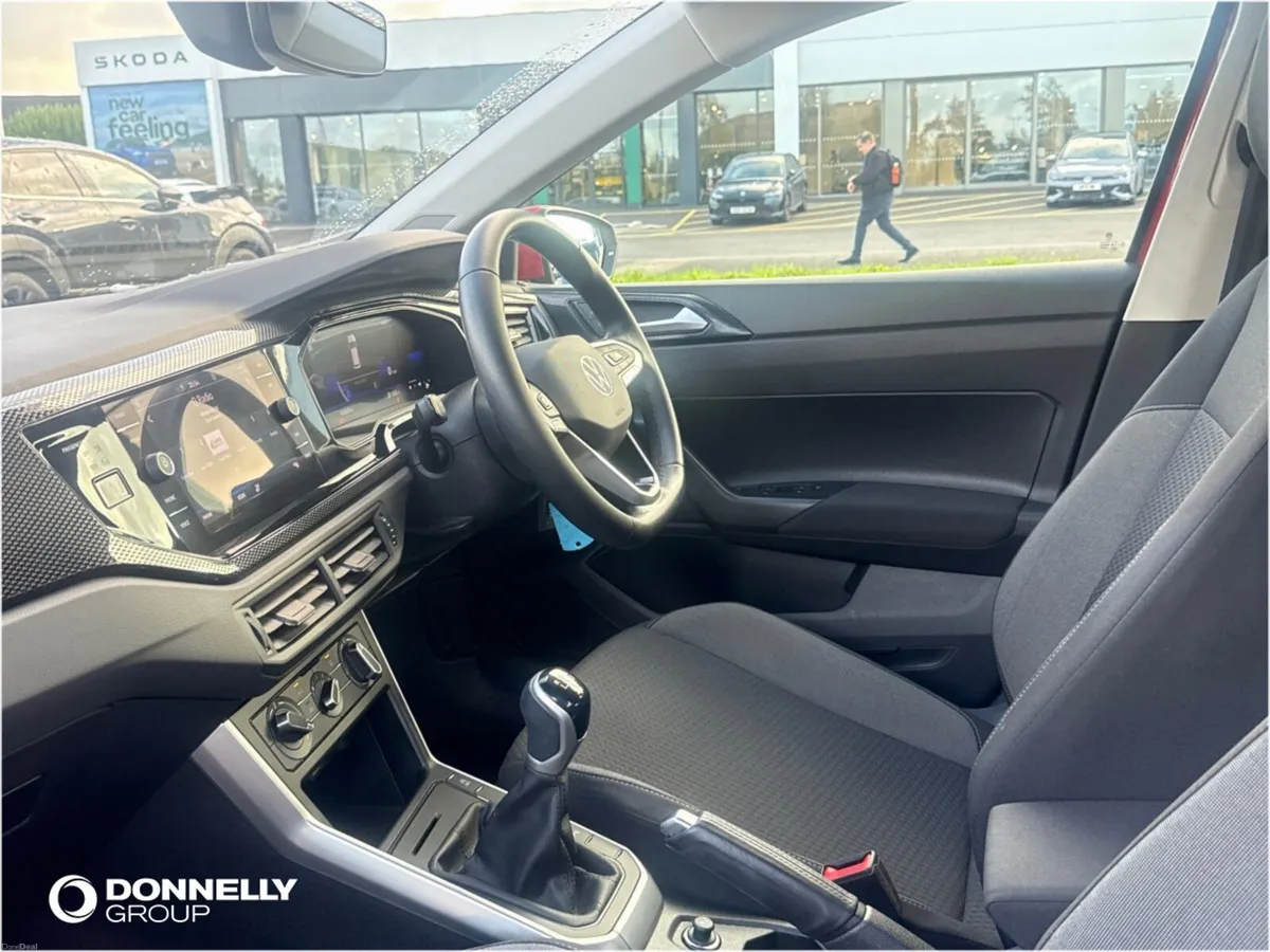 Volkswagen Polo 1.0 Life 5dr - Image 2