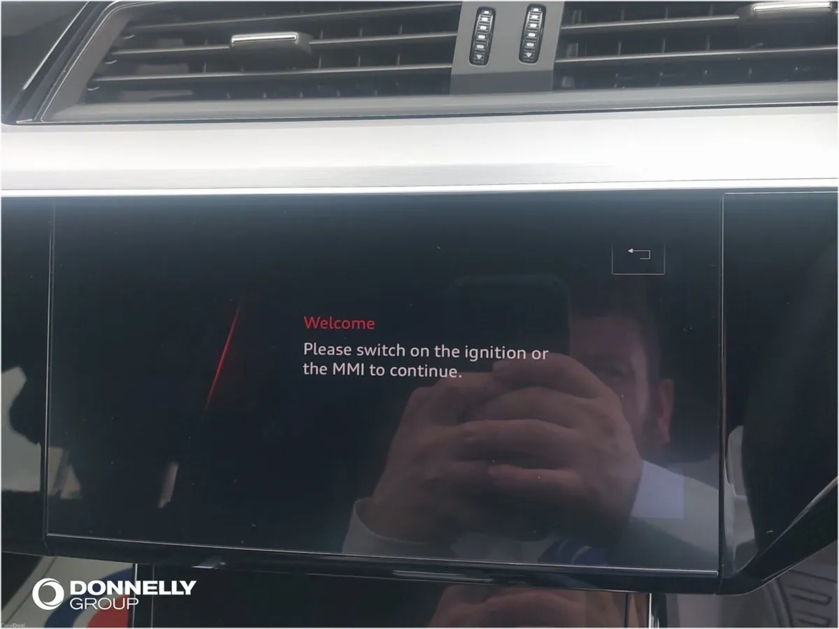 Audi Q8 300kW 55 Quattro 114kWh S Line 5dr Auto - Image 5